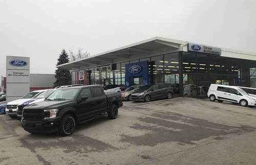Vitrine Ford Garage St-Christophe