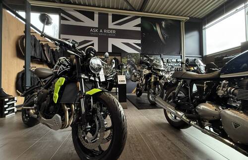 Showroom Triumph au garage St-Christophe à Develier