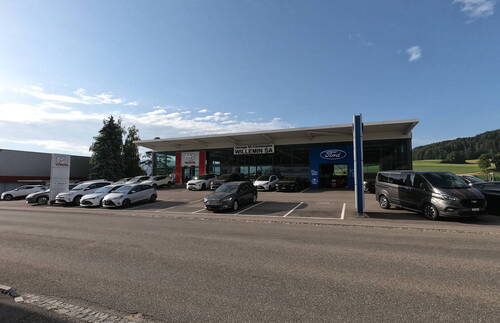 Vitrine Toyota Garage St-Christophe