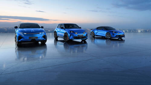 VERSION GTS - AVEC ALPINE A290 GTS  ET ALPINE A110 GTS - © Renault Communications / Rights reserved